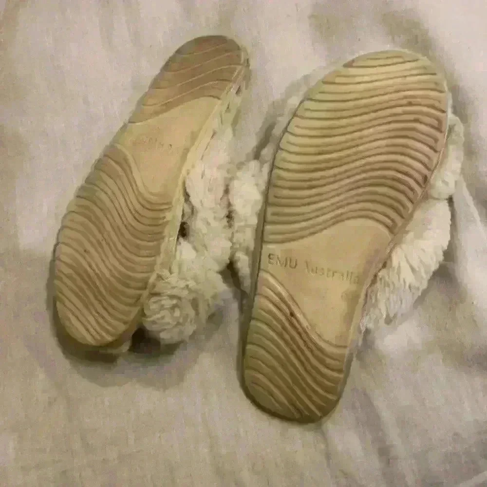 Emu Australia slippers size 7 - Picture 4 of 7